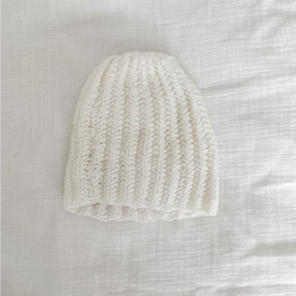 5/$20 White Hand-Knit Hat | Handmade | Newborn